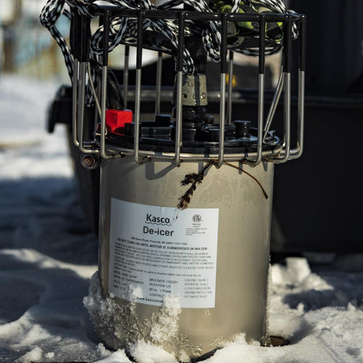 kasco_de_icer_on_lake_dock_close_up