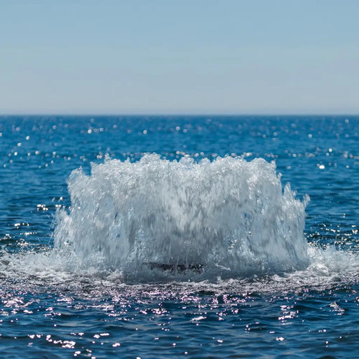 kasco_surface_aerator_in_open_water_with_splash_pattern